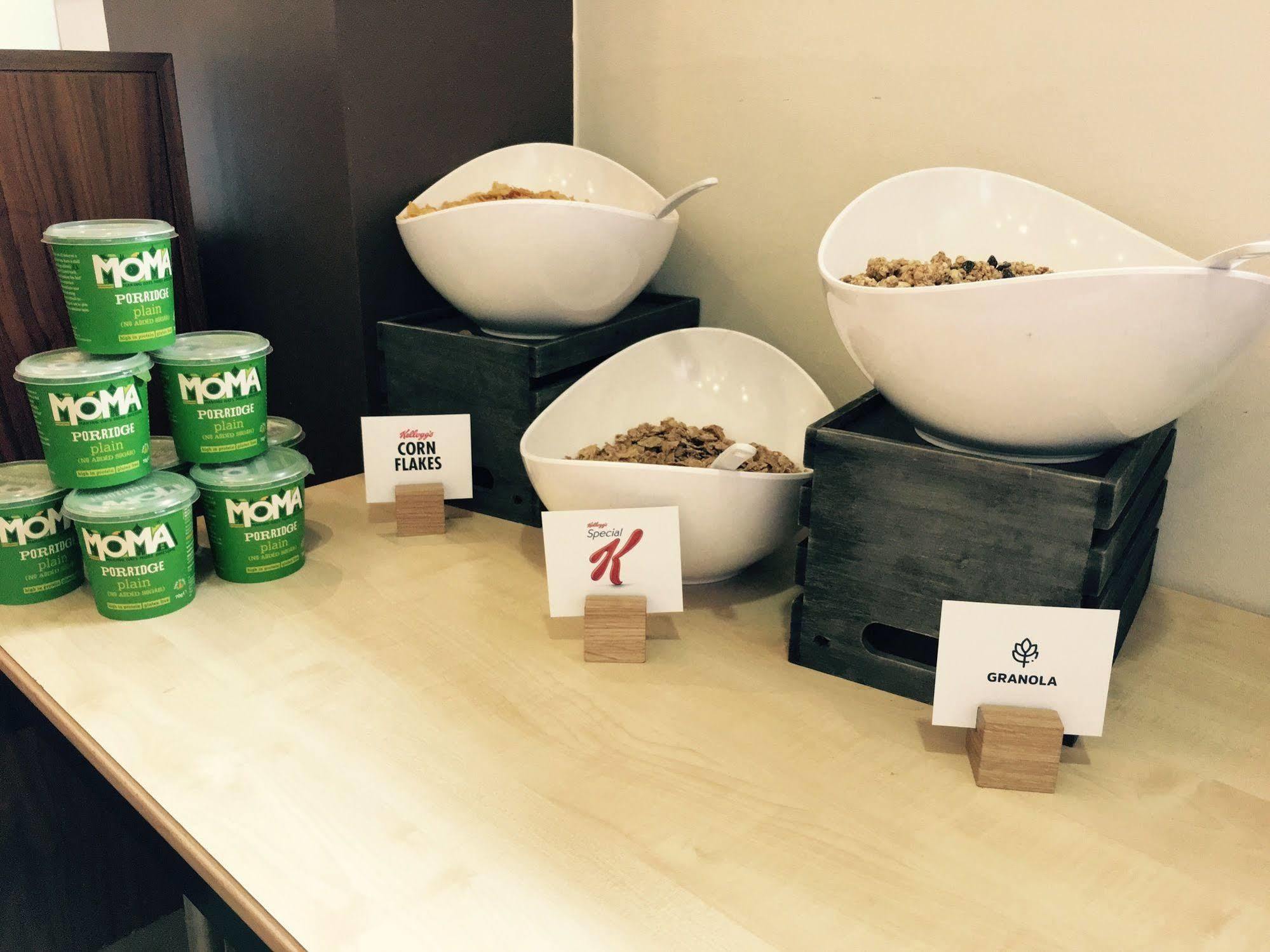 Holiday Inn Express Cheltenham Town Centre By Ihg Bagian luar foto