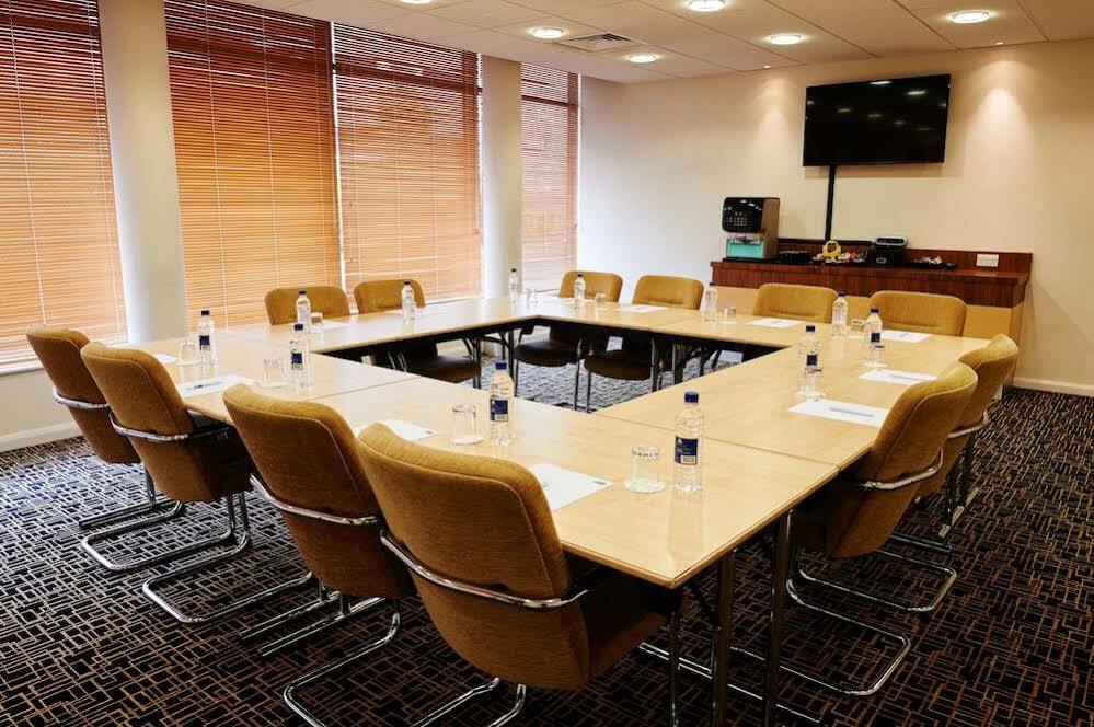 Holiday Inn Express Cheltenham Town Centre By Ihg Bagian luar foto